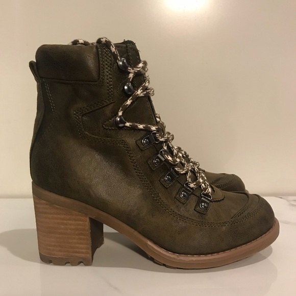 carlos santana combat boots